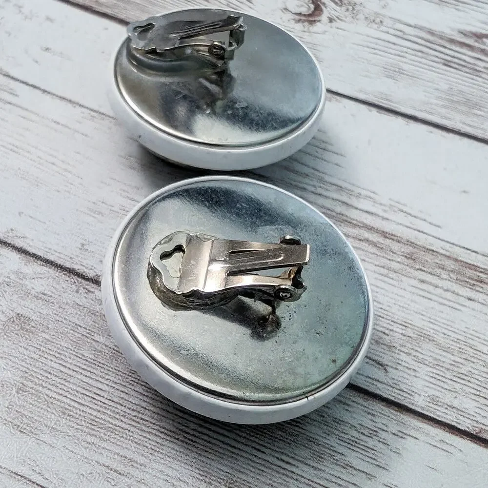 Vintage clip earrings